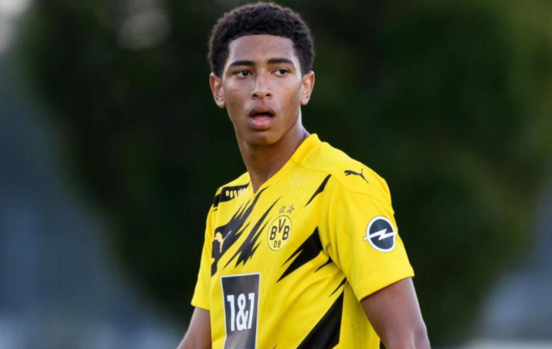 世体：莱万多夫斯基点亮纽约帝国大厦，以庆祝波兰独立日（世体：莱万多夫斯基为波兰独立日点亮纽约帝国大厦）