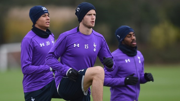 帕尔马官方：铃木彩艳左手中指及手舟骨复合骨折，将接受手术（帕尔马官宣：铃木彩艳左手中指与手舟骨复合性骨折，将接受手术治疗）