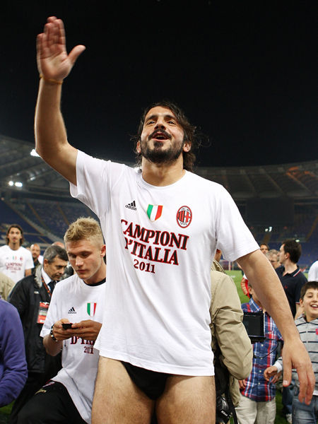 法尔克：拜仁认为超6500万欧签雅克松太贵，在关注弗拉霍维奇（法尔克：拜仁嫌雅克松6500万欧以上太贵，转而关注弗拉霍维奇）