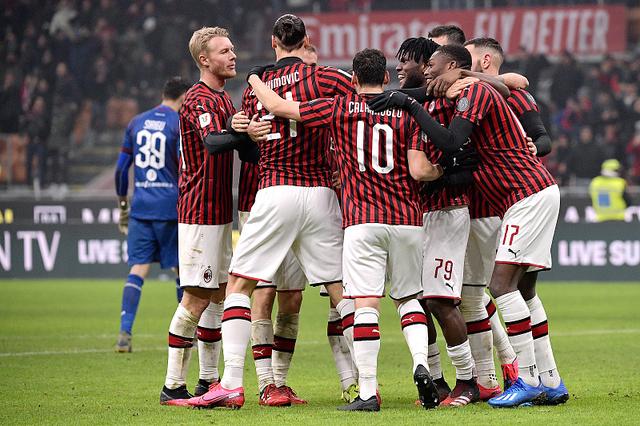 阿邦拉霍：图赫尔应该和贝林厄姆谈谈，被换下时别再摊手了（阿邦拉霍建议图赫尔与贝林厄姆沟通：被换下时别再摊手）