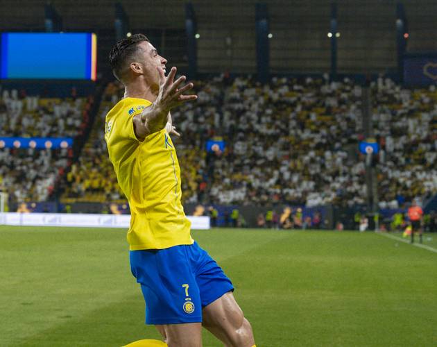 孔蒂：德佬说这是真正领袖带领下的胜利？总感觉是在说他自己（孔蒂回怼德佬：所谓“真正领袖”的胜利，听着像在夸自己）