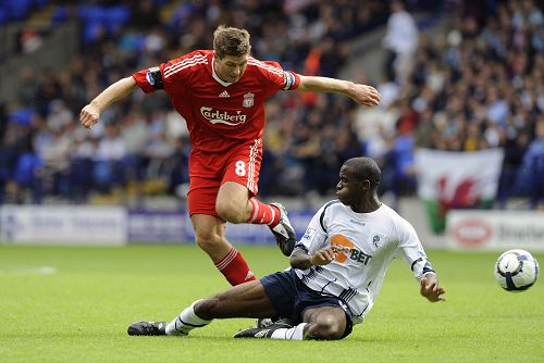 广岛前锋：亚冠与J联赛在身体对抗、速度等方面有很大区别（广岛锋将称亚冠与J联赛在对抗强度与速度等层面差异明显）