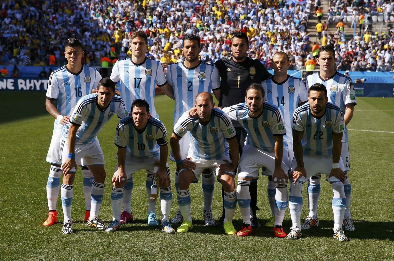 梅开二度助药厂6球大胜海登海姆，19岁中场马扎当选全场最佳（药厂6球横扫海登海姆：梅开二度建功，19岁中场马扎荣膺全场最佳）